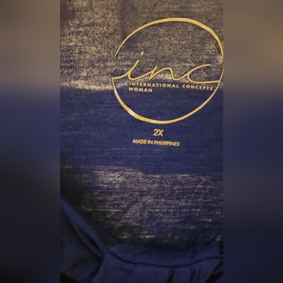 Inc. Size 1X blue top - Picture 3 of 3